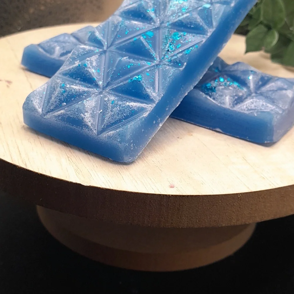 Ocean Handmade Blue Wax Melt Bars With Glitter, Pack Of 2 - Picture 3 of 4